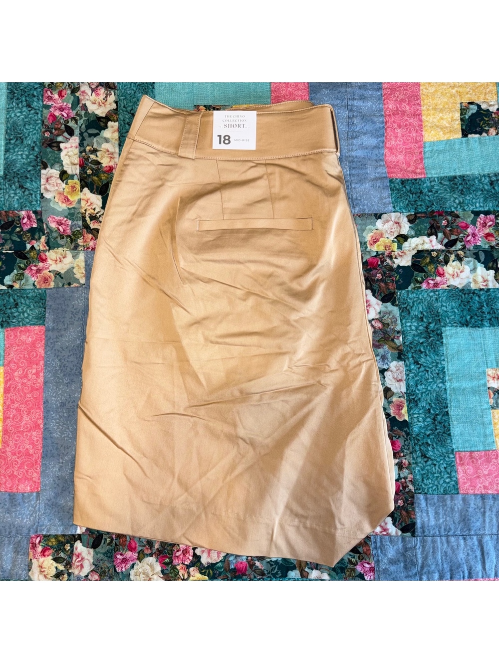 Lane Bryant NWT $79 Woman’s 18 tan Elastic Stretch Summer Casual Shorts Relaxed